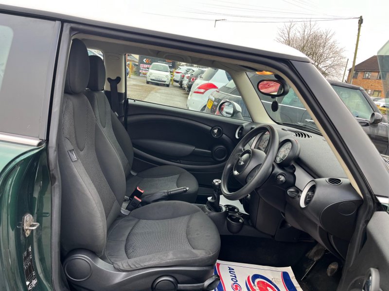 MINI HATCH