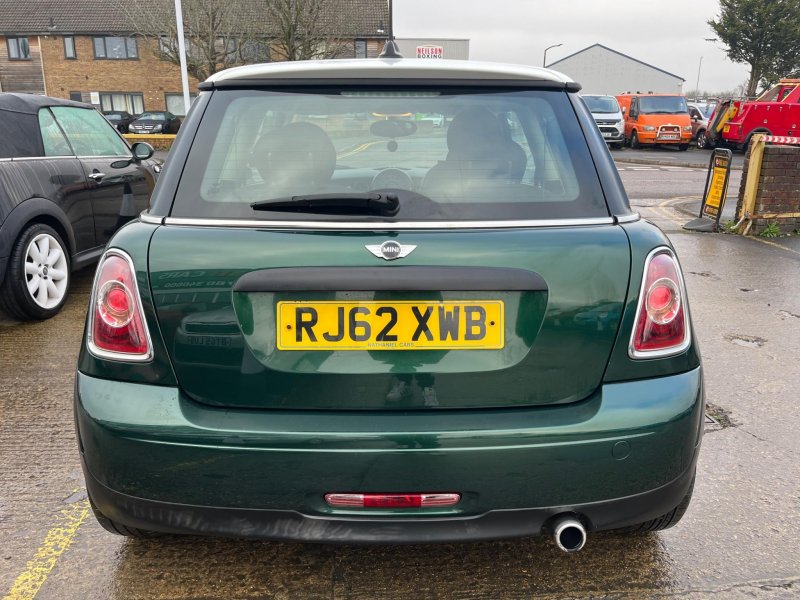 MINI HATCH