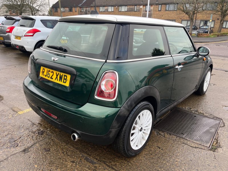MINI HATCH
