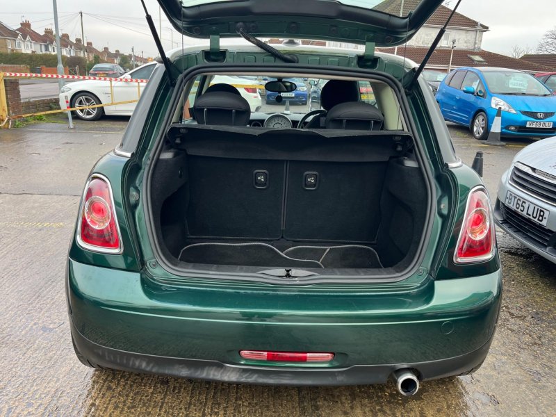MINI HATCH