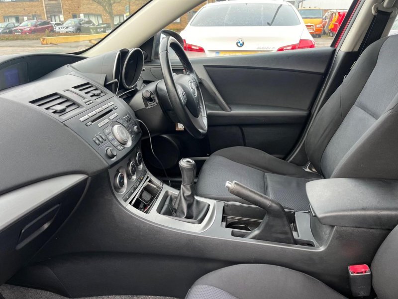 MAZDA MAZDA3
