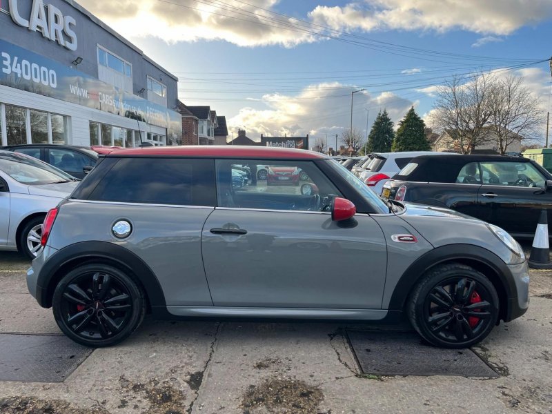 MINI HATCH