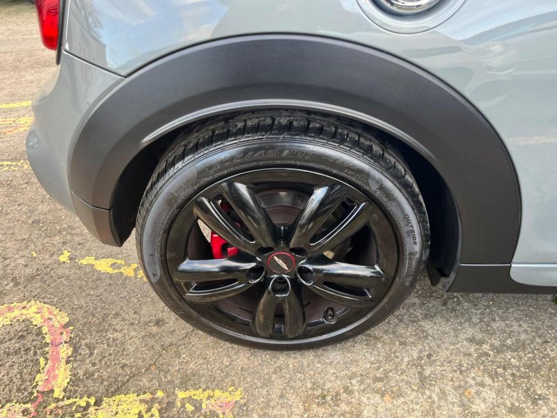 MINI HATCH