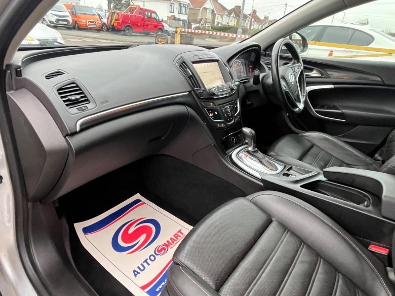VAUXHALL INSIGNIA