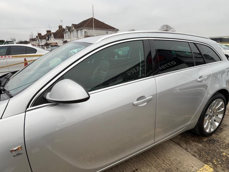 VAUXHALL INSIGNIA