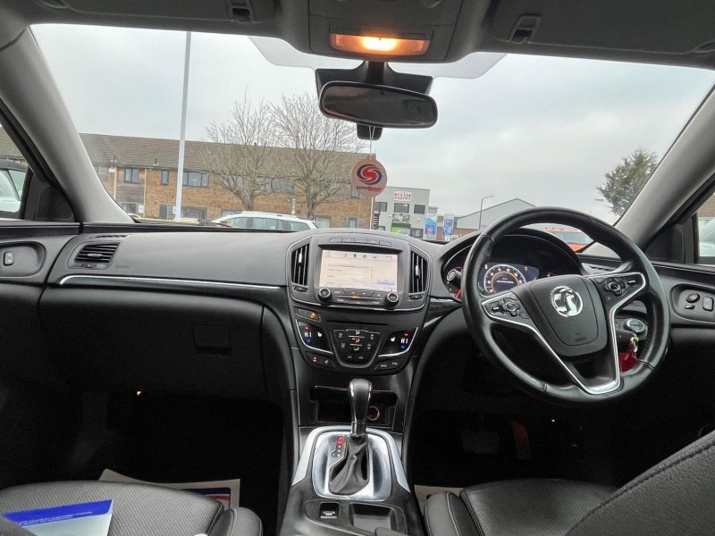 VAUXHALL INSIGNIA