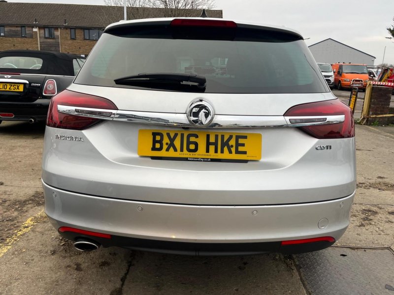 VAUXHALL INSIGNIA