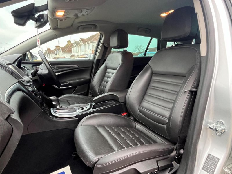 VAUXHALL INSIGNIA