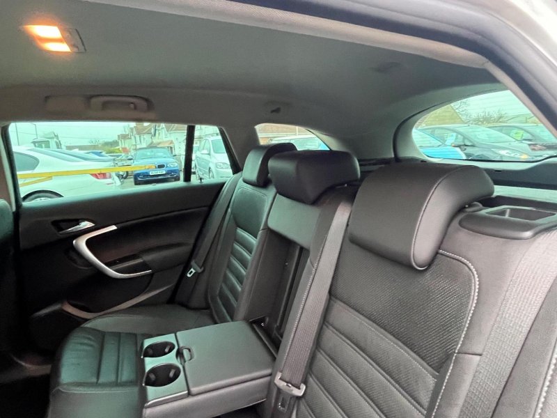 VAUXHALL INSIGNIA
