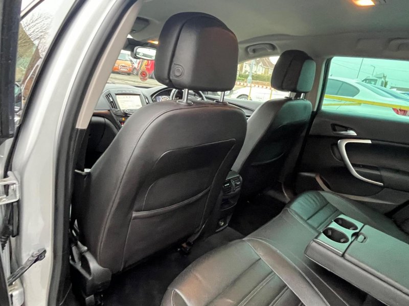 VAUXHALL INSIGNIA