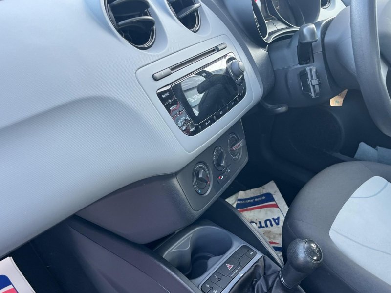 SEAT IBIZA