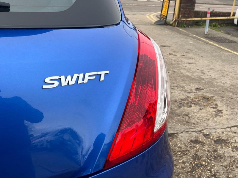 SUZUKI SWIFT