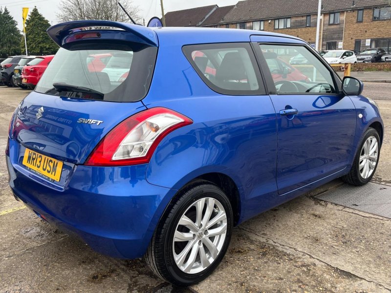 SUZUKI SWIFT