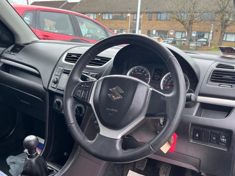 SUZUKI SWIFT