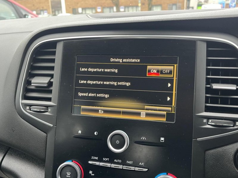 RENAULT MEGANE