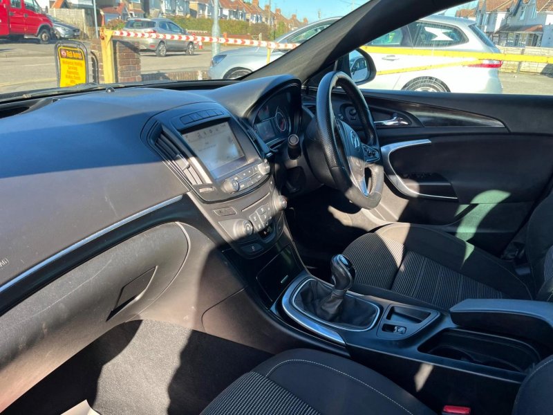 VAUXHALL INSIGNIA