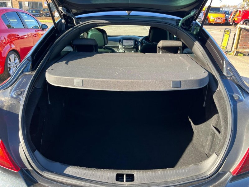 VAUXHALL INSIGNIA
