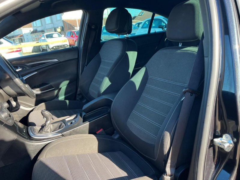 VAUXHALL INSIGNIA