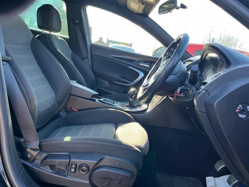 VAUXHALL INSIGNIA
