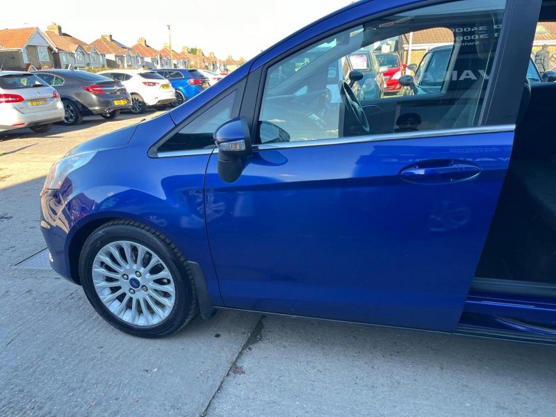 FORD B-MAX