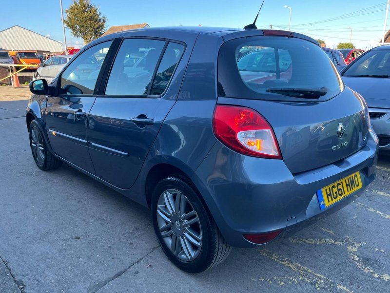 RENAULT CLIO