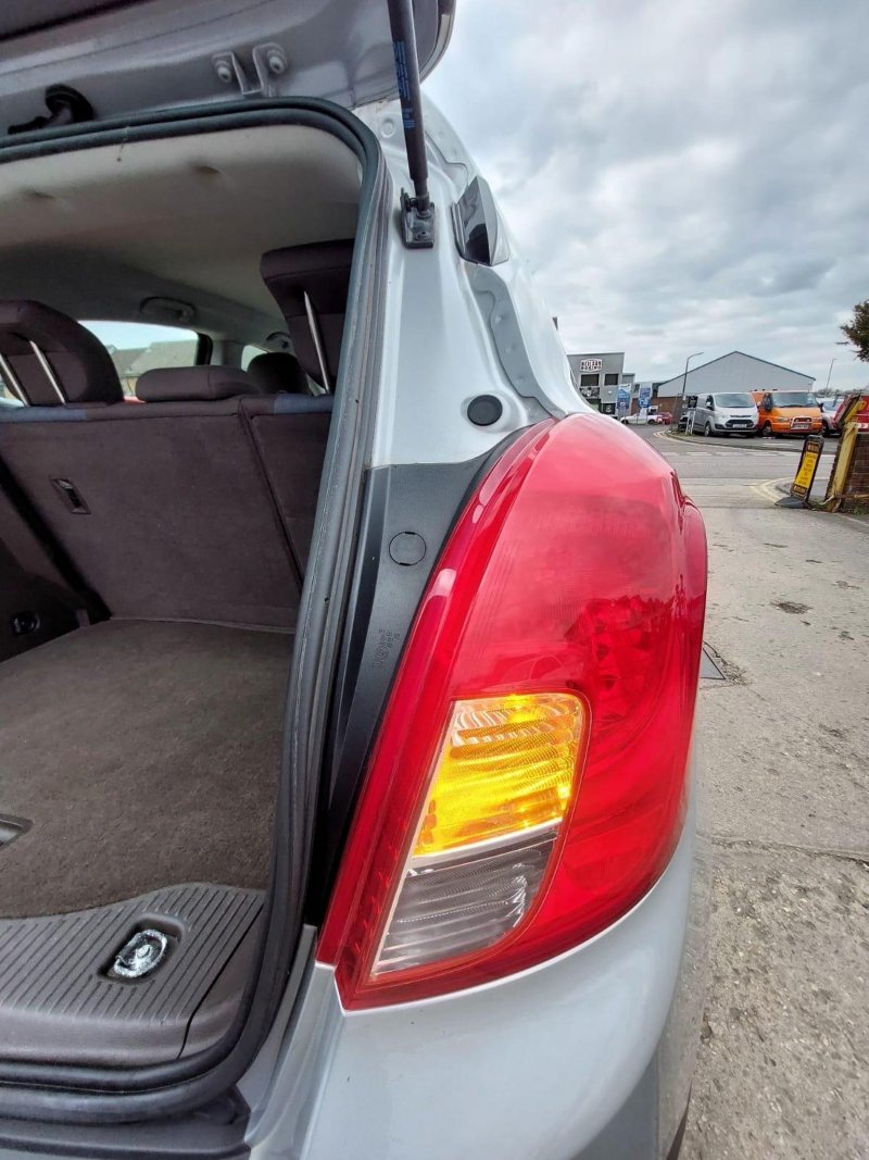 VAUXHALL MOKKA
