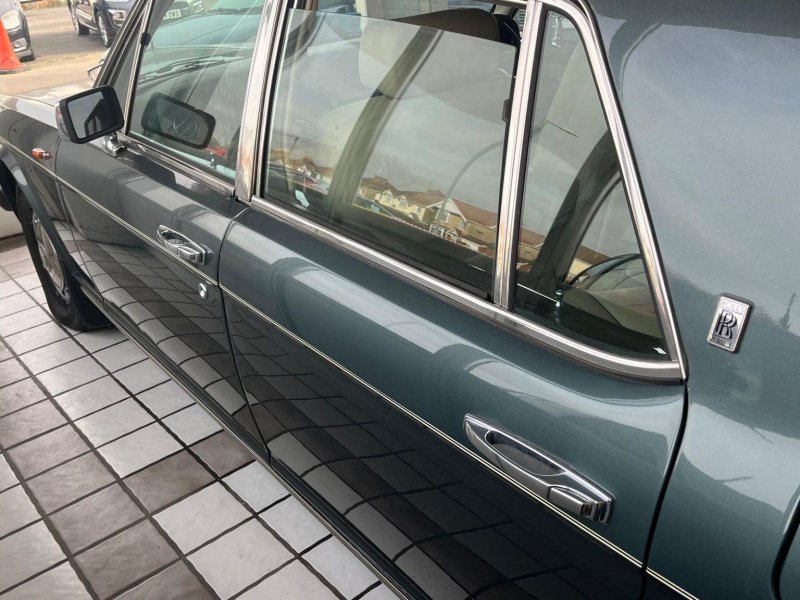 ROLLS-ROYCE SILVER SPIRIT