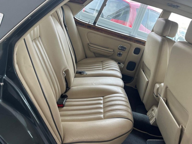 ROLLS-ROYCE SILVER SPIRIT