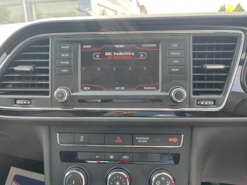SEAT LEON