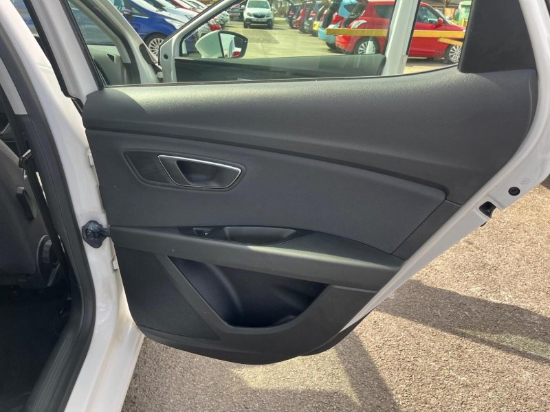 SEAT LEON