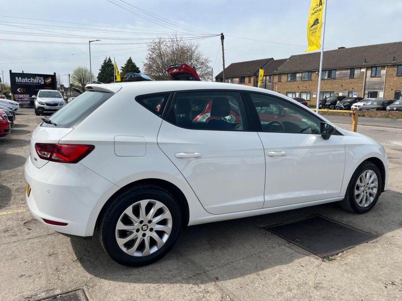 SEAT LEON
